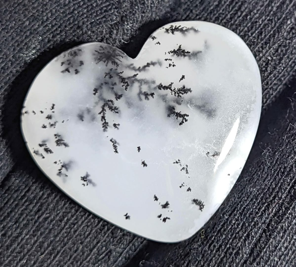 Dendritic Agate Heart