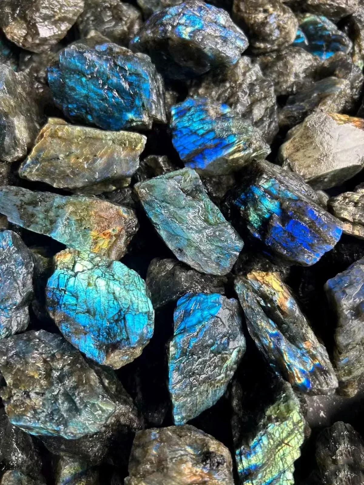 Labradorite Rough