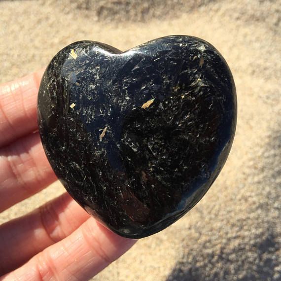 Nuummite Heart